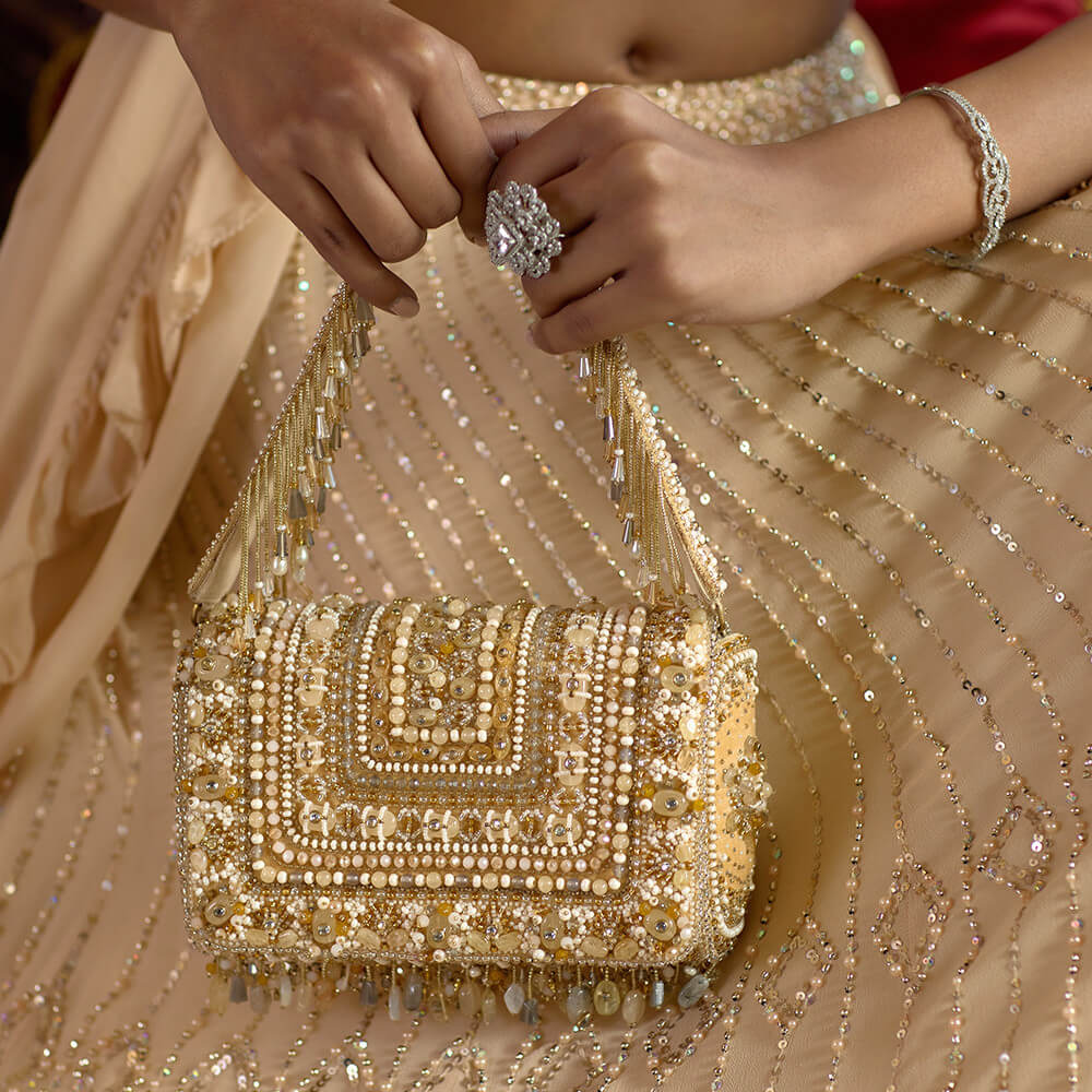Bridal Bags that make you swoon! DM for price enquiries #bridalbagsindia # indianbridal #indianbridefashion #indianweddingstyle #shaadivibes… |  Instagram
